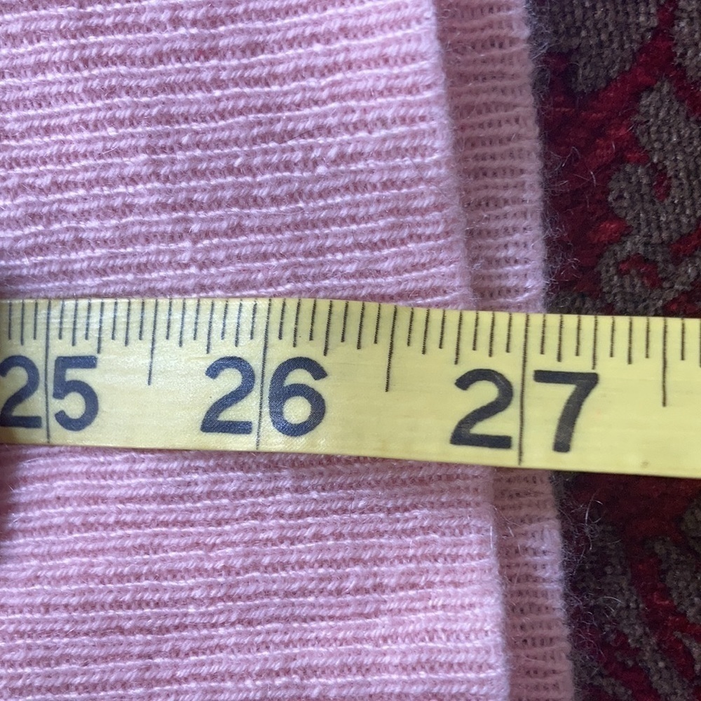 LORD & TAYLOR XL  100% cashmere Barbie light pink v neck sweater - Picture 4 of 9